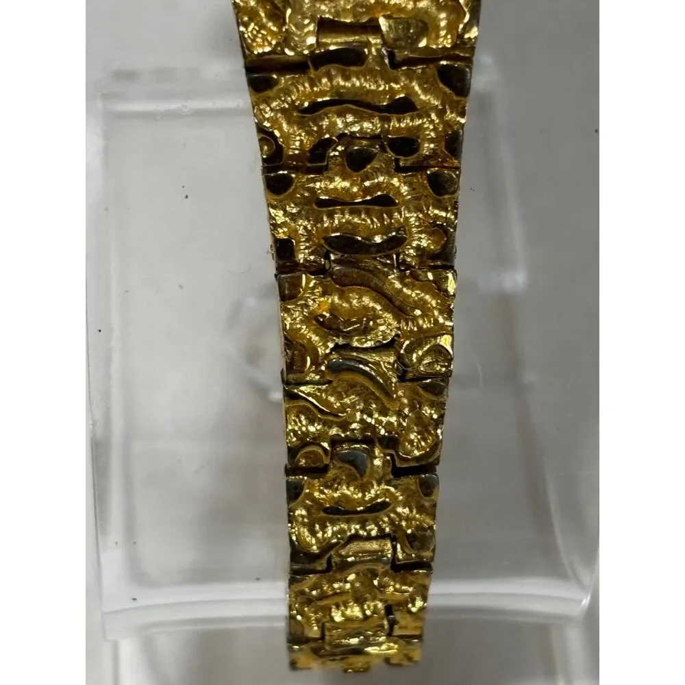 Vintage Waltham gold nugget type quartz women's watch, running